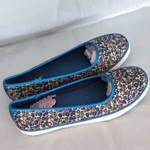 Gotta Flurt Women's Blue Embroidered Floral Slip On Flats Size 8